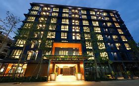 130 โฮเทล แอนด์ เรสซิเดนซ์ กรุงเทพ (SHA Plus+)